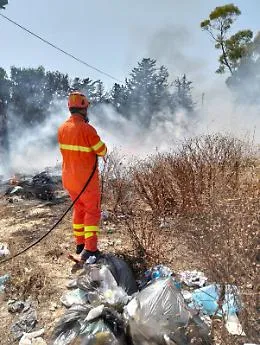 Domati due principi d'incendio a Vittoria e a Pedalino