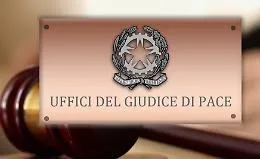 Ritardo aereo: il Giudice di Pace di Catania riconosce danno non patrimoniale e responsabilit&agrave; solidale dei vettori

