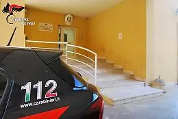 Appicca un incendio allo Zen, una pattuglia dell'Arma lo sorprende: denunciato 49enne