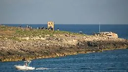 Lampedusa: 20enne barista muore sul lungomare dopo lo schianto contro una palma