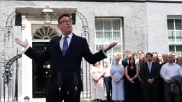 Cambio a Downing Street, Andy Burnham &egrave; il nuovo premier del Regno Unito: chi &egrave; il "re del Nord"
