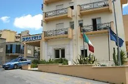 Canicatt&igrave;, rapina a mano armata: arrestato un ventiquattrenne