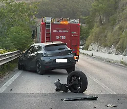 Il racconto del parroco di Giarratana: "Una notte all'addiaccio che non si dimentica dopo l'incidente sulla circonvallazione"