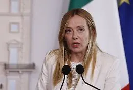 Da Meloni pollice verso su Vannacci: Palazzo Chigi prende le distanze dal video del generale (con molti "ma")