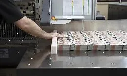 "Pi&ugrave; tasse ai nostri patrimoni": l'insolita richiesta di 120 milionari britannici al premier Burnham