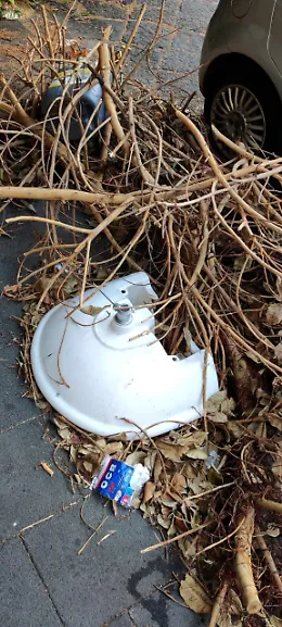 Grazioso lascito in via Santa Maddalena, ai piedi della scalinata di via Montevergine 