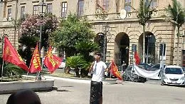 Adesione totale dell'indotto A2a allo sciopero: operai e studenti presidiano Milazzo