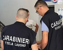 Lavoratori in nero in bar e pasticcerie di Catania, dopo i controlli scattano le multe e la sospensione delle attivit&agrave;