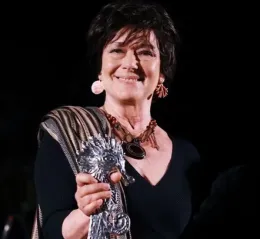 Monica Guerritore e il ritorno del cancro: "Ho fatto la chemio per la prima volta"