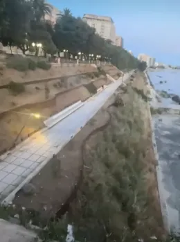 Punta machete alla gola di una donna sul lungomare Leogrande. Sasso: "Era uno straniero"