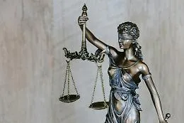 Magistrati ordinari e onorari: la Corte Costituzionale decider&agrave; dopo un ricorso di due giudici siciliani