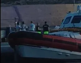 Tragedia a Lampedusa, muore un giovane sub travolto da un gommone 