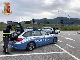 Neonato rapito da un ospedale e recuperato sull'A1: fallisce il piano dei nonni