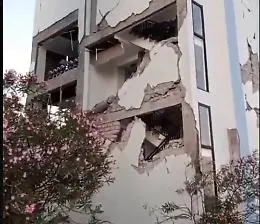 Sisma di magnitudo 7.7 scuote l'Indonesia: &egrave; corsa contro il tempo per rintracciare 700 italiani a Flores