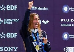 Parigi ai piedi di Simona Quadarella: trionfo assoluto nei 400 stile 