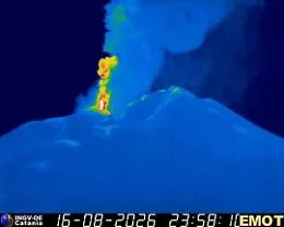 Etna, la tregua &egrave; gi&agrave; finita: nella notte riprese attivit&agrave; esplosiva e produzione di cenere dalla Voragine