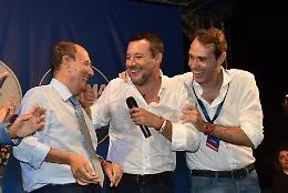 La Lega nordista si ribella a Salvini, in Sicilia Sammartino giura alta fedelt&agrave; e lavora alle nozze con la Dc