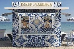 Catania si tinge di blu Mediterraneo: weekend tra profumi e relax con Dolce&Gabbana