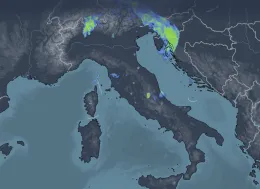 Italia "spaccata in due" dal meteo: temporali violenti al nord, ondate di calore al sud