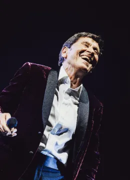 Gianni Morandi accende Catania con 'C'era un ragazzo estate 2026' alla Villa Bellini