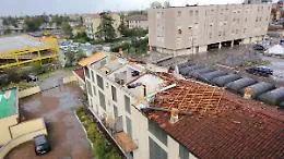 A Cremona tromba d'aria spazza tetti delle case: danneggiati duomo e centro storico 
