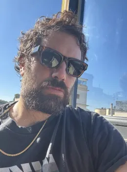 Tommaso Paradiso non sta bene: &laquo;Ho il Toscana virus&raquo;. Forfait a Verona