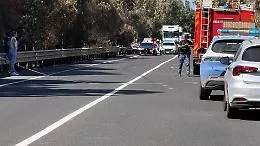 Tir tampona un&rsquo;auto sulla Statale 114, quattro feriti