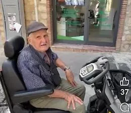 Valguarnera, gara di solidariet&agrave; per "zio Calogero": raccolti 1.300 euro in tre giorni per uno scooter elettrico