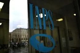 Pensioni, addio al congelamento dei requisiti: cosa cambia dal 2027 per l&rsquo;uscita anticipata