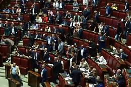 Preferenze fino a tre: la maggioranza ricuce lo strappo e avvia la legge elettorale tra proteste