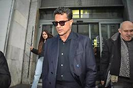 "500 euro o vi faremo del male": Corona denuncia tentativo di estorsione. Il fermato &egrave; il figlio di un giornalista e conduttore televisivo