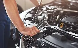Piogge e sbalzi termici autunnali tra le cause di usura della frizione dell'auto in Sicilia