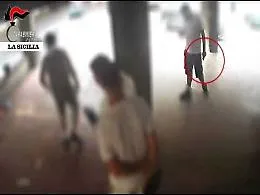 Mafia, scontro fra il gruppo di Monte Po e i Cursoti milanesi: ecco il video della preparazione dell'agguato