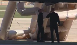 Scivolo d&rsquo;emergenza si apre sul nuovo Air Force One regalato dal Qatar: partenza di Donald Trump per Dallas ritardata
