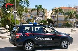 Marina di Ragusa, resistenza e oltraggio ai carabinieri: un arresto e una denuncia