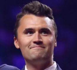 Un anno dall'assassinio di Charlie Kirk: Trump a Dallas, Meloni e Salvini ricordano il giovane attivista