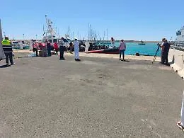 Sbarco all'alba a Pozzallo: salvati 85 migranti al largo delle coste iblee
