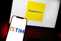 Svolta storica nelle tlc: Poste Italiane assume il controllo di Tim (che torna italiana)