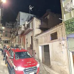 Comiso, paura in via Palermo: incendio in un'abitazione