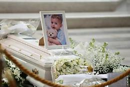 Morte del piccolo Domenico, "Con un cuore artificiale extracorporeo, sarebbe stato possibile ritrapiantarlo"