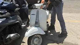 La Vespa 50 Special &ldquo;fantasma&rdquo;: rubata nel 1984 a Milano, ritrovata (per caso) a Catania