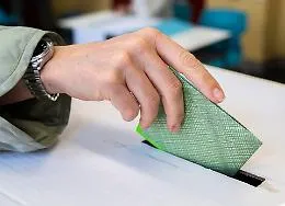 Legge elettorale, il muro delle firme: ecco chi rischia di pi&ugrave; (spoiler: pu&ograve; spazzare via i civici)