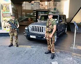 Strade Sicure, la Lega accelera alla Camera: "Servono diecimila militari in citt&agrave;". Scontro Salvini - Crosetto 