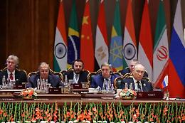 Mosca auspica nuovi colloqui trilaterali Russia-Usa-Ucraina: Modi e Xi offrono i loro buoni uffici
