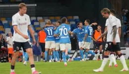 Napoli, la prima vittoria di Allegri al Maradona: contro il Bologna decide Lobotka