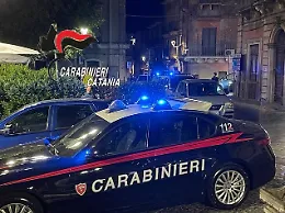 Spari contro un'auto a Patern&ograve;, fondamentali per le indagini testimoni e video: arrestato un 25enne