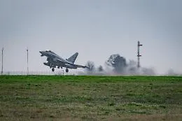 Drone con esplosivo abbattuto da Eurofighter italiani sopra la Lituania, incursione deliberata o un mezzo fuori controllo?