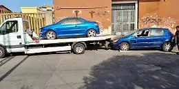 Veicoli abbandonati sulle strade di Catania, gara d'appalto per rimuoverli: dal 2022 portati via oltre quattromila mezzi