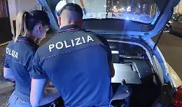Una segnalazione dei passati permette alla polizia di Catania di "incastrare" un pusher di 25 anni