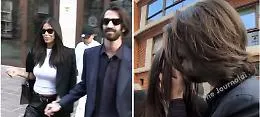 Bacio a sorpresa fuori dal Tribunale fra Leonardo Maria Del Vecchio e Sara Soldati: &laquo;La famiglia vince sempre&raquo;